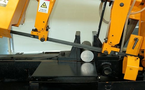 茶山镇数控带锯床自动送料精度会出现偏差吗？